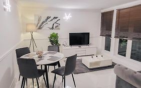 Stunning 2 Bedroom Apartment In Canary Wharf - Morland Apartments