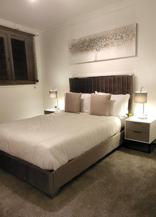 Stunning 2 Bedroom Apartment In Canary Wharf - Morland Apartments Londen Buitenkant foto