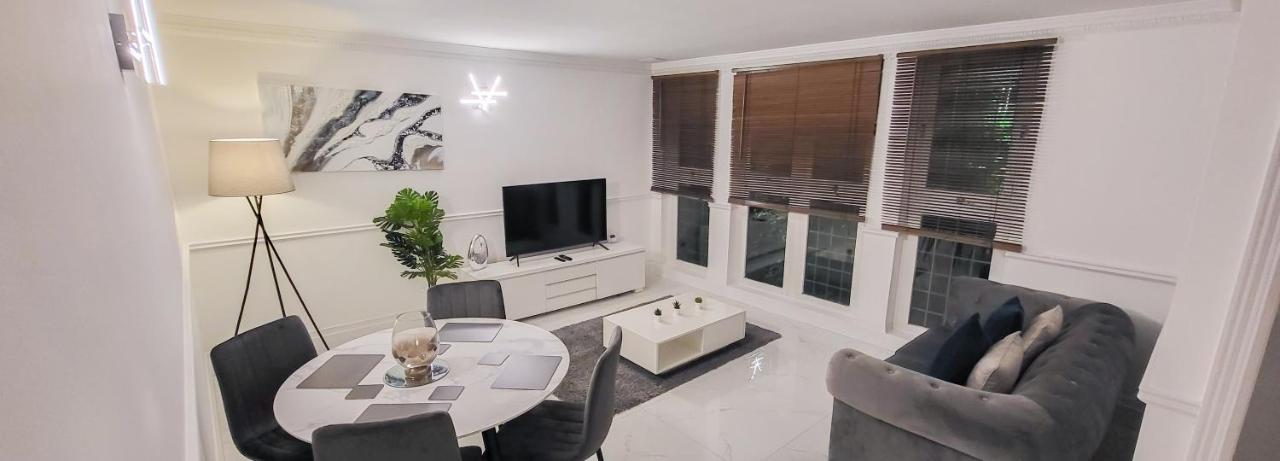 Stunning 2 Bedroom Apartment In Canary Wharf - Morland Apartments Londen Buitenkant foto