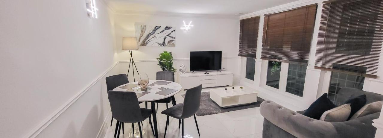 Stunning 2 Bedroom Apartment In Canary Wharf - Morland Apartments Londen Buitenkant foto