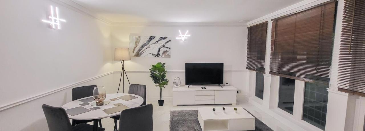 Stunning 2 Bedroom Apartment In Canary Wharf - Morland Apartments Londen Buitenkant foto