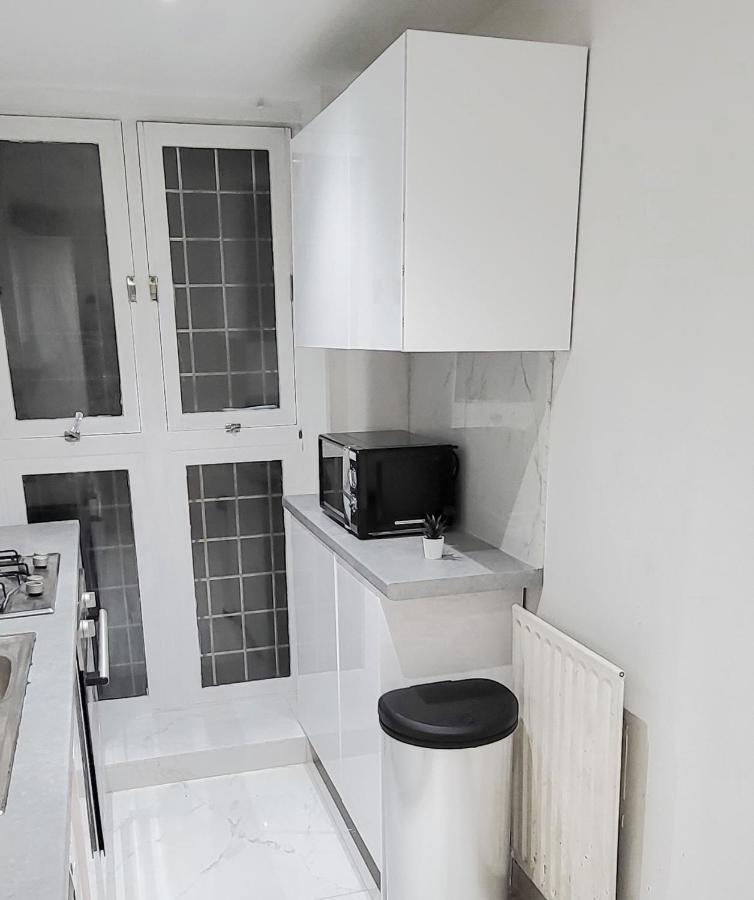 Stunning 2 Bedroom Apartment In Canary Wharf - Morland Apartments Londen Buitenkant foto