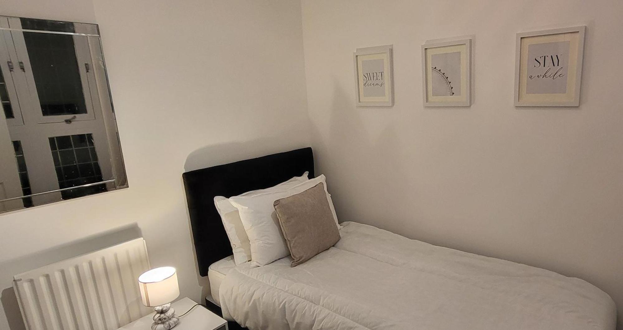 Stunning 2 Bedroom Apartment In Canary Wharf - Morland Apartments Londen Kamer foto